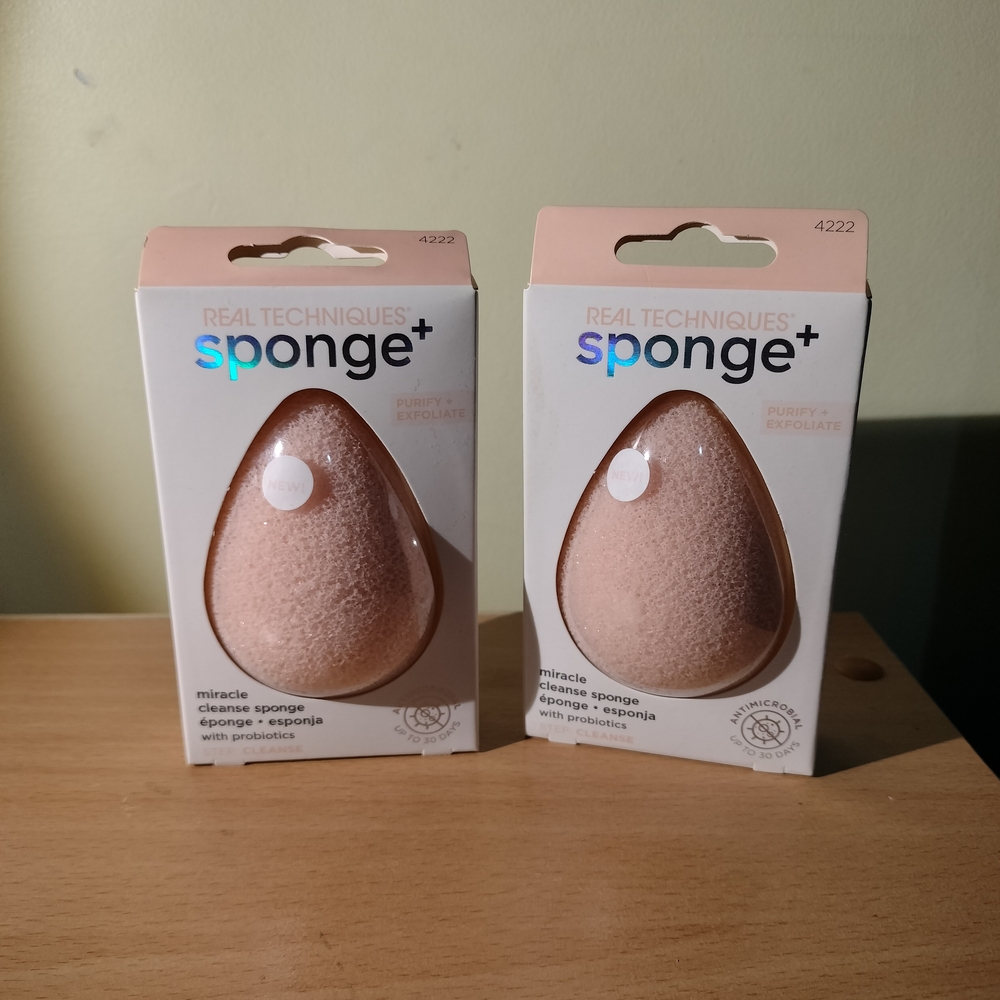 2 X Real Techniques Sponge+